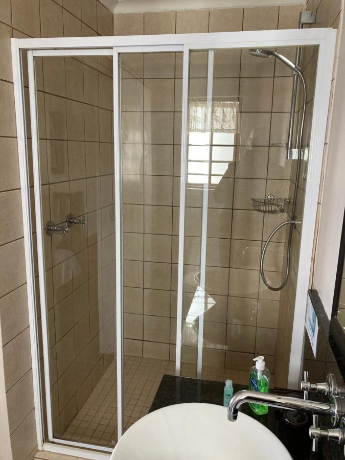 Haus Barbara Guest House Bredasdorp Bagian luar foto