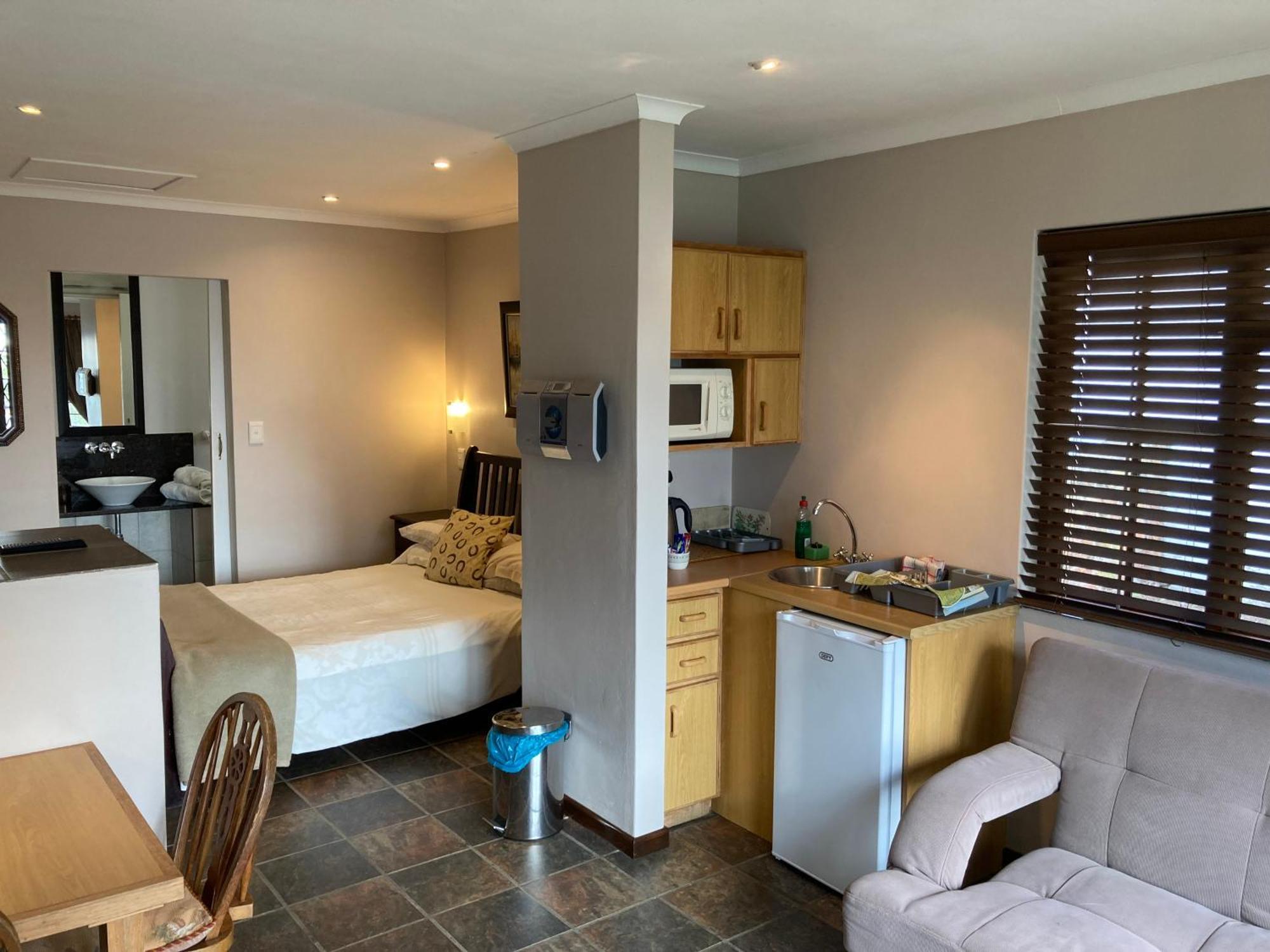 Haus Barbara Guest House Bredasdorp Bagian luar foto