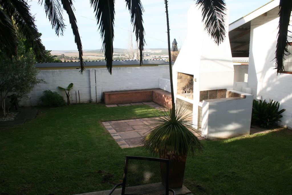Haus Barbara Guest House Bredasdorp Bagian luar foto