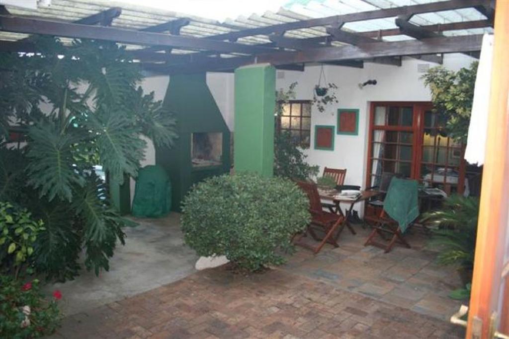 Haus Barbara Guest House Bredasdorp Bagian luar foto